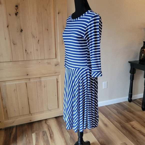 NWT ZEN-KNITS Asymmetrical Midi Hem Longsleeve Viscose Dress - Picture 2 of 11